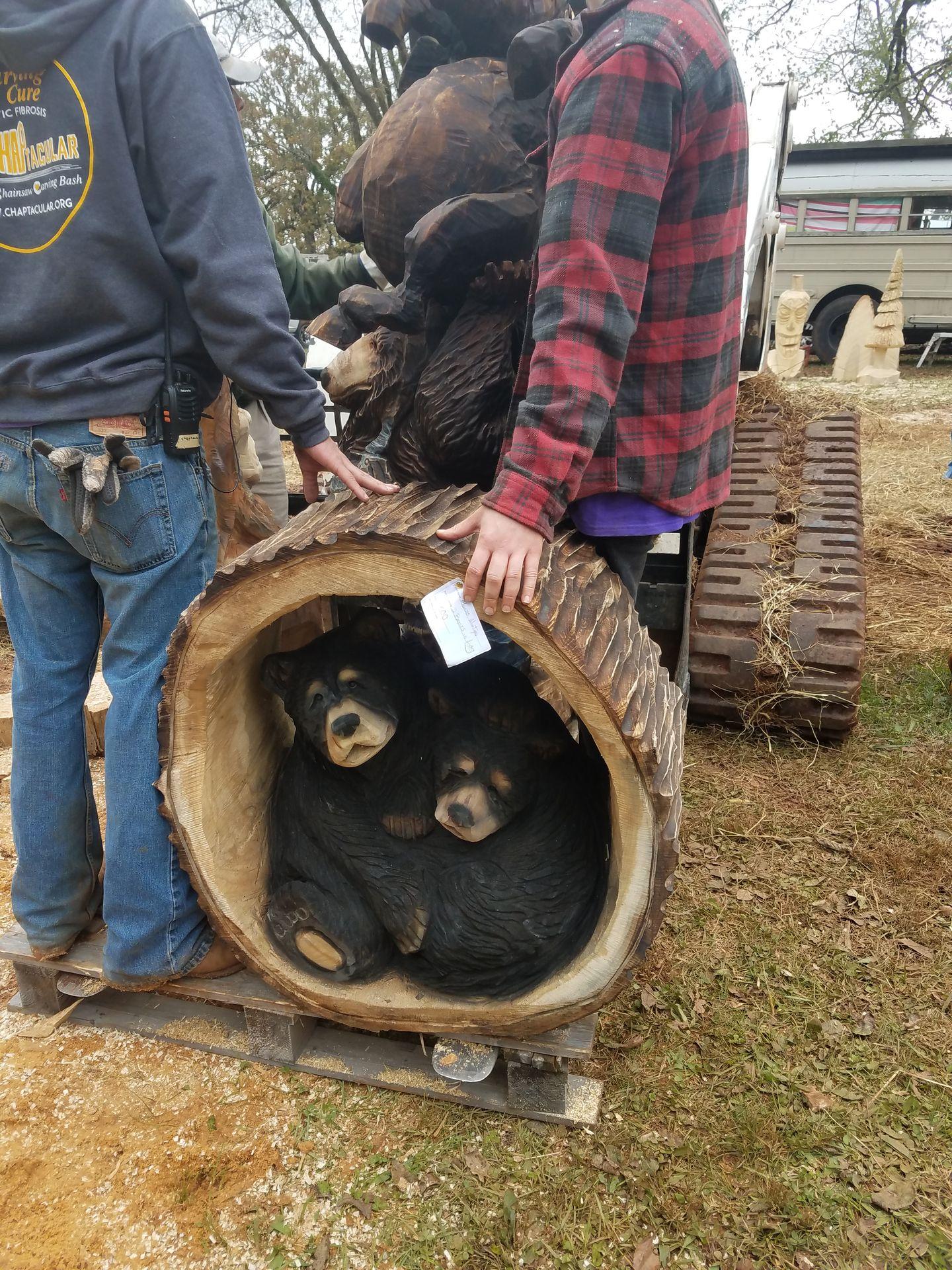 Montoya Chainsaw Carving 1