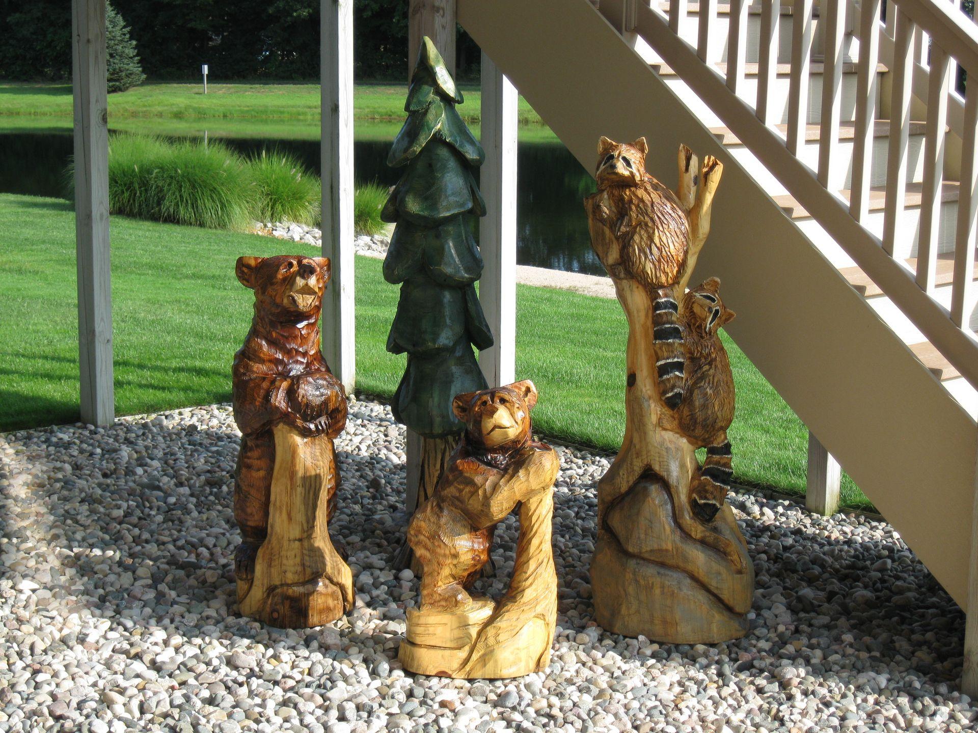 Montoya Chainsaw Carving 4
