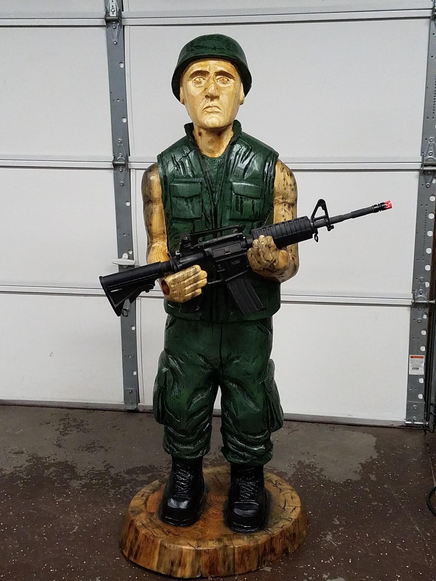 Montoya Chainsaw Carving 43