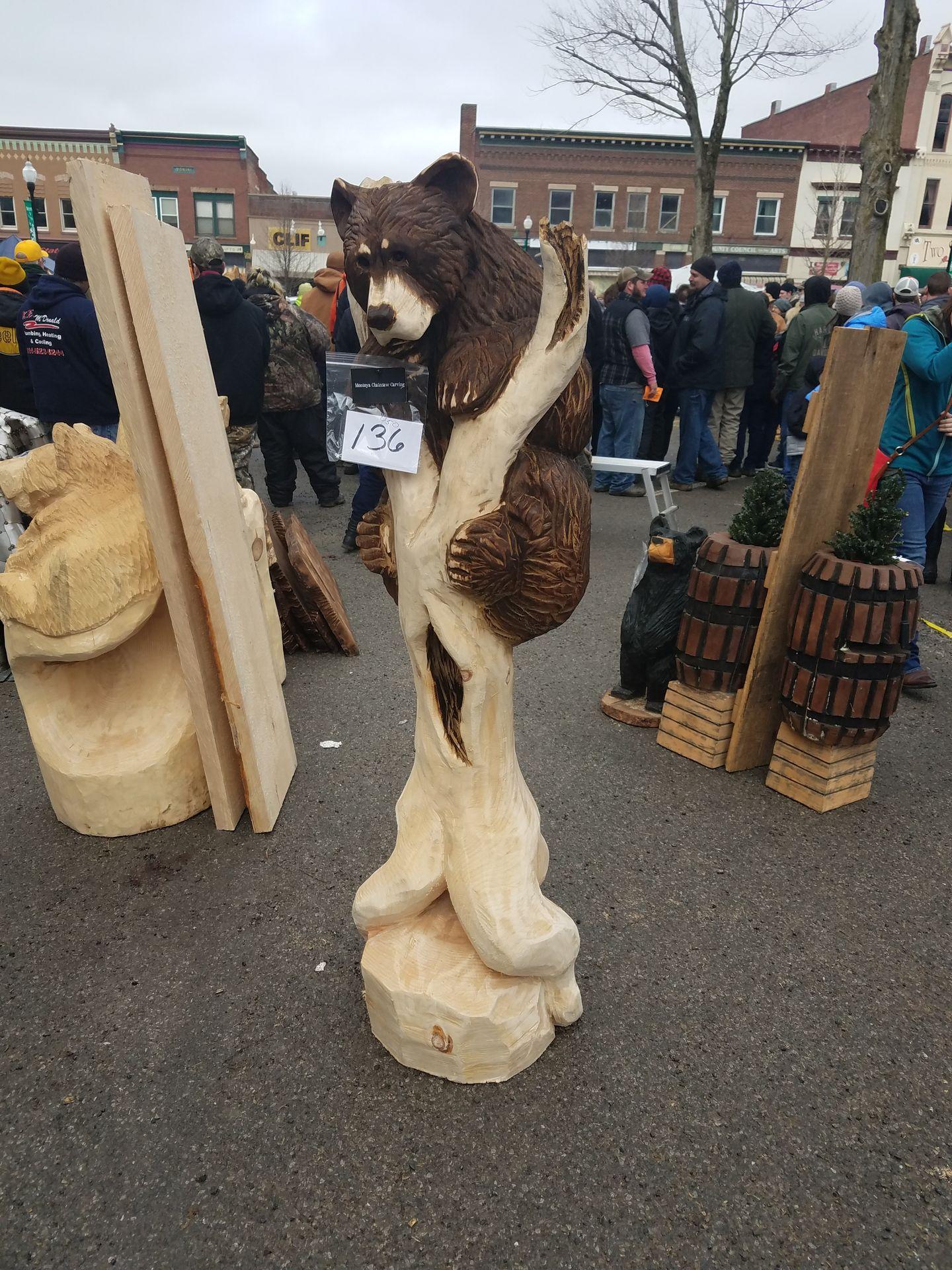 Montoya Chainsaw Carving 45